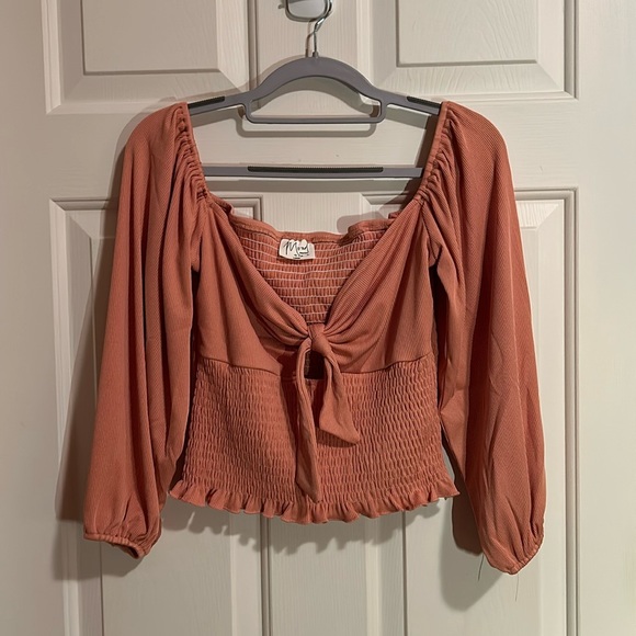 NWOT  Off Shoulder Cropped Top  3/4 Sleeves Size Large Boutique Brand - Picture 1 of 5